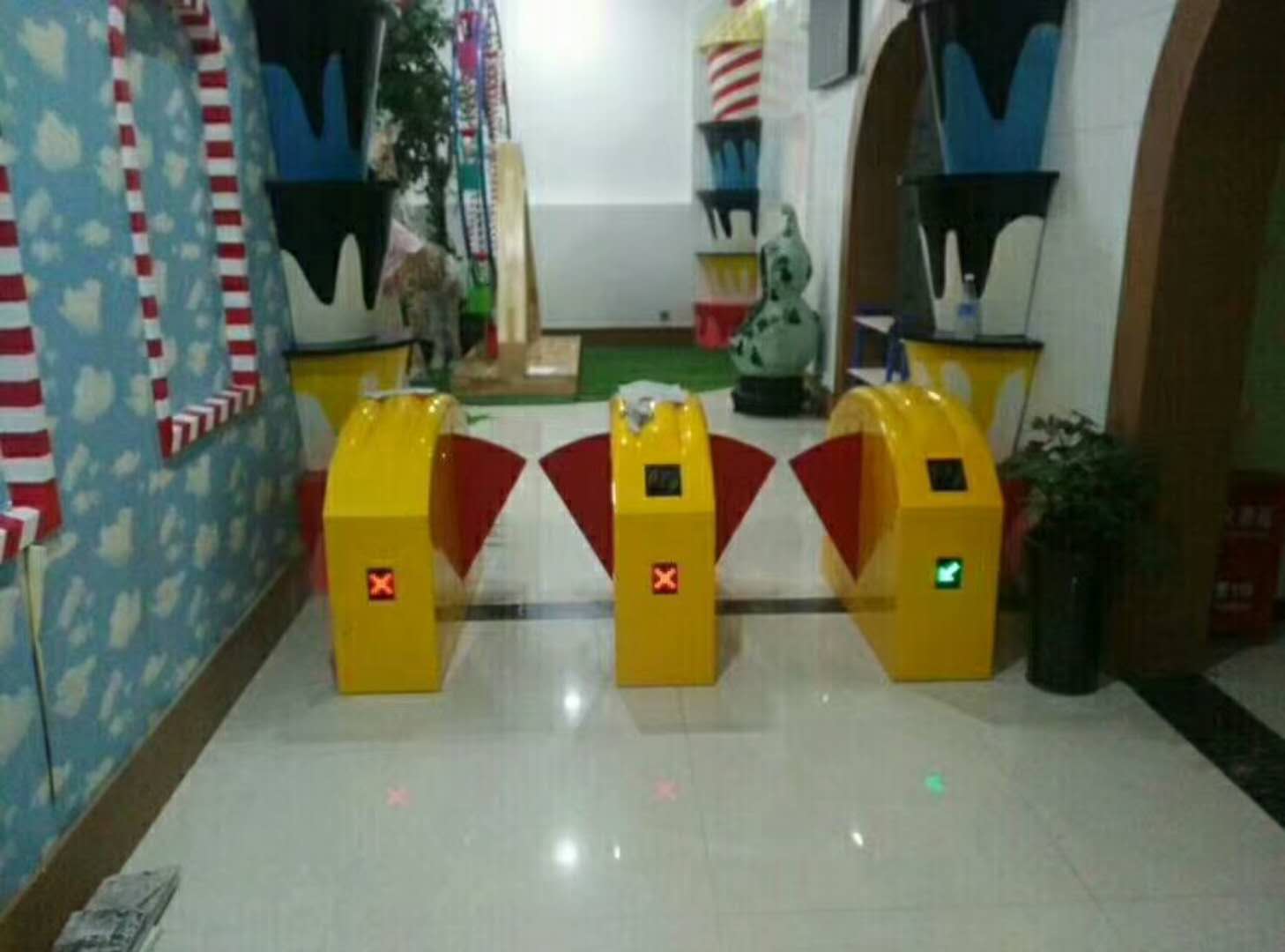 學校幼兒園翼閘系統